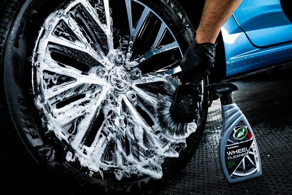 Wheel-Cleaner_In-Use_Uncropped_6-600x400-9801ebf.png