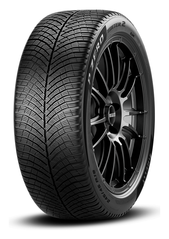 Pirelli P Zero Winter 2 friktionsdäck för sportbil och prestandabil, snett framifrån