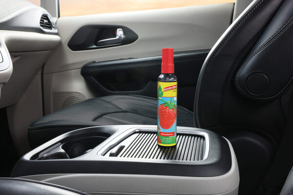 Strawberry_pumpspray_lifestyle01.jpg