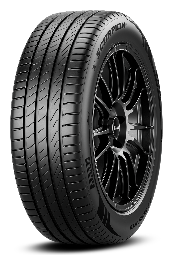 Pirelli Scorpion (S3) sommardäck för SUV och crossover, snett framifrån